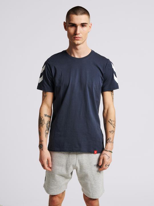 Actual product image hummel Legacy Chevron T-Shirt (S)