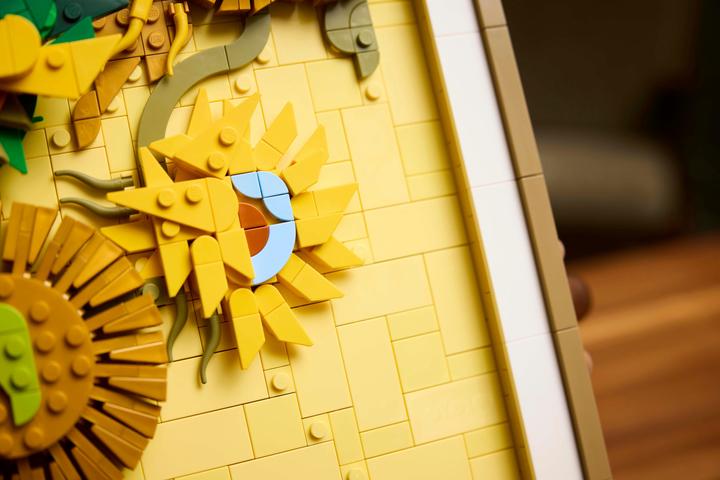 Image du produit LEGO Vincent van Gogh - Tournesols (31215, LEGO DC, LEGO difficiles à trouver)