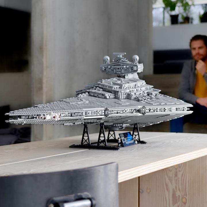 Actual product image LEGO Imperial Star Destroyer (75252, LEGO Rare Sets, LEGO Star Wars)