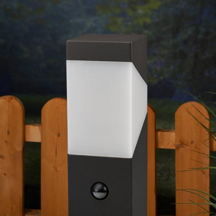 Actual product image Lucande Kiran Outdoor Garden Light w/Sensor H60 Graphite (790 lm, E27, IP44)