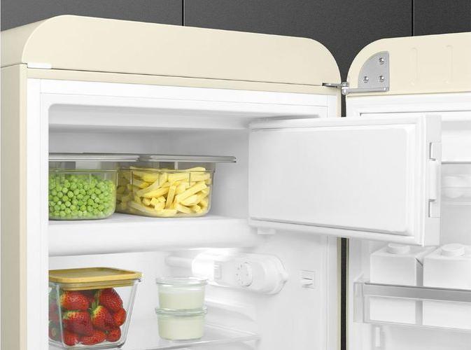 Produktbild Smeg Retro Style FAB10RCR5 (122 l)