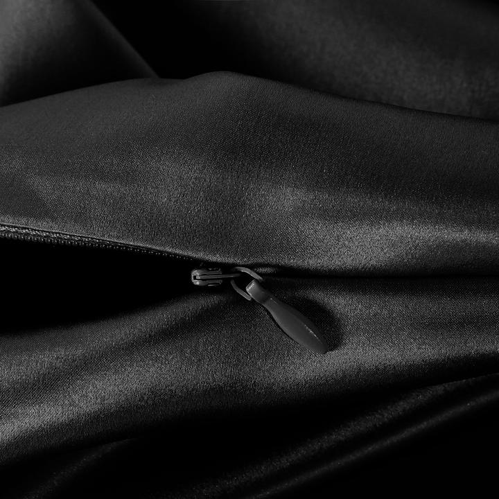 Image du produit Ailoria DREAM TOUCH Couverture en soie (135x200) (noir) (Housse de couette, 135x200 cm)