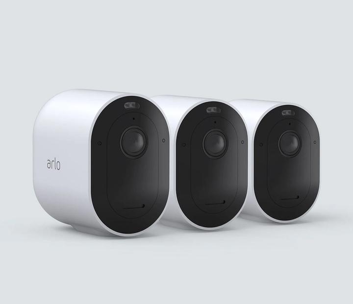 Produktbild Arlo Pro 4 Spotlight VMC4350P-100EUS 3er-Set (2688 x 1520 Pixel)