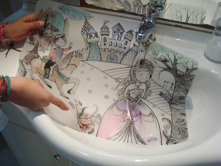 Immagine prodotto Funny Mat Tappeto da colorare lavabile Il principe e la principessa (48 x 33,5 cm)