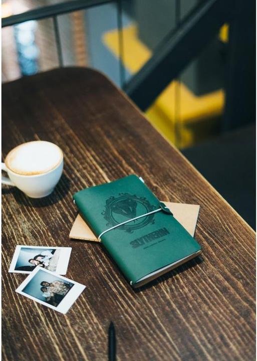 Produktbild Slytherin Travel Journal (Gepunktet, Weicher Einband)