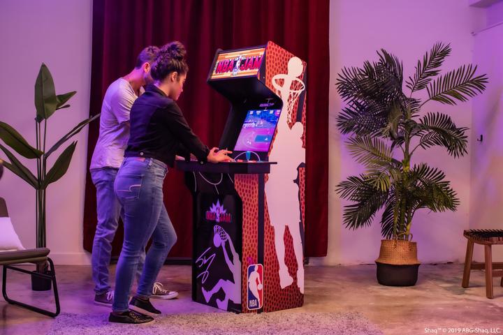 Produktbild Arcade1Up NBA Jam Shaq XL
