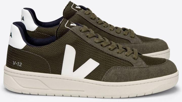 Actual product image Veja V-12 (40)