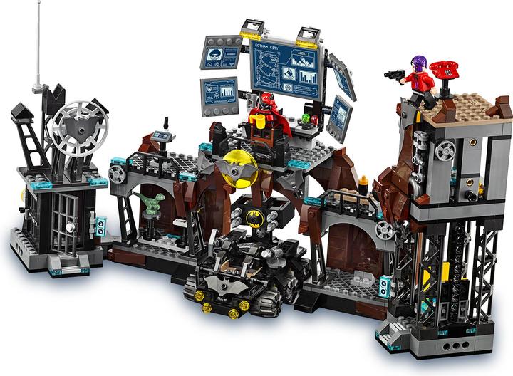Actual product image LEGO Clayface: Invasion of the Bat Cave (76122, LEGO DC)