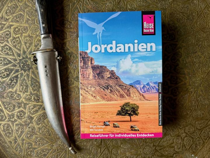 Actual product image Reiseführer Jordanien (German, Wil Tondok, Birgit Hampl, 2025)