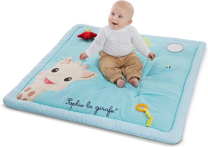Actual product image Vulli Sophie la giraffe crawling blanket