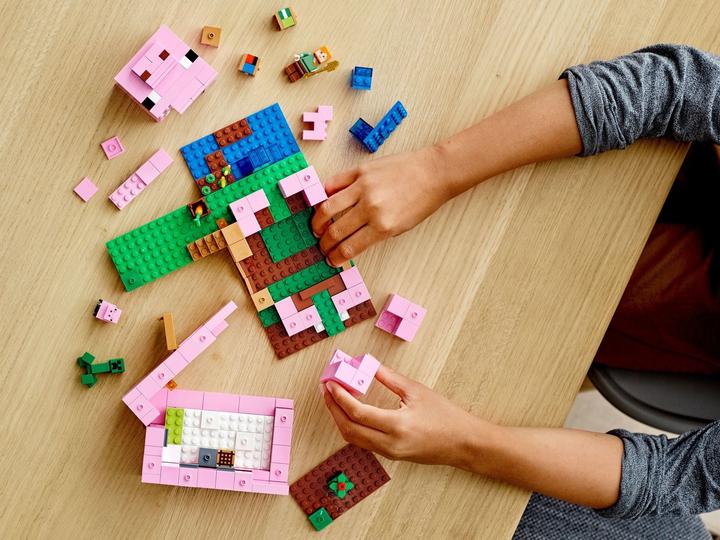 Produktbild LEGO Das Schweinehaus (21170, LEGO Minecraft)