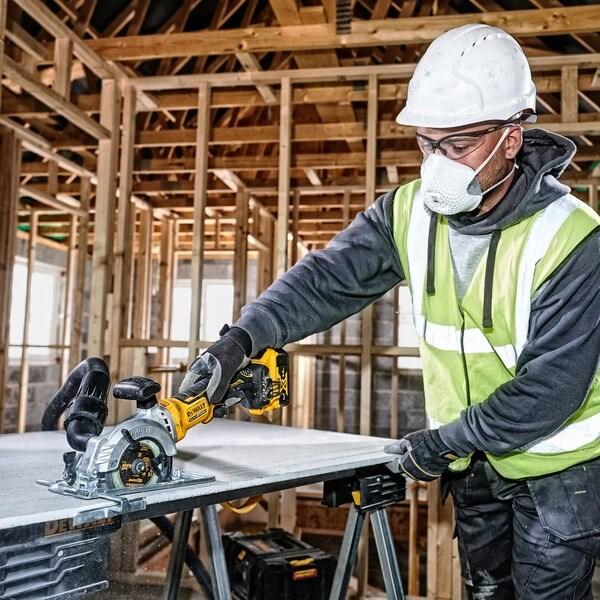 Produktbild DeWalt DCS571P2 Tragbare Kreissägemaschine 115 mm 2x XR 18V 5Ah T-STAK II Schwarz Gelb