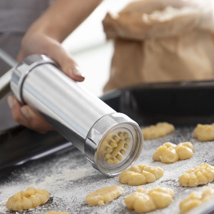 Actual product image InnovaGoods Biscuit dough dispenser and spray gun - 4 nozzles (Biscuit press)