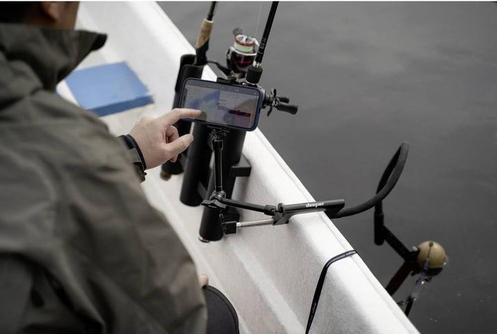 Actual product image Deeper Smartphone holder for messenger and kayak
