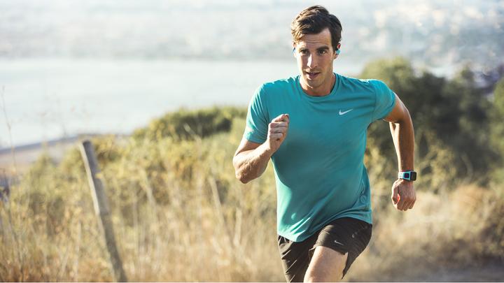 Produktbild TomTom Runner 2 Cardio + Music GPS Watch