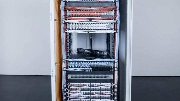 Produktbild PATCHBOX 365 CAT.6A STP RED 0,8M