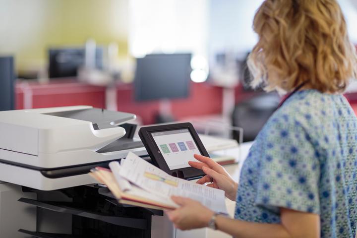 Produktbild HP M681dh LaserJet Enterprise (Laser, Farbe)