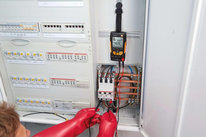 Produktbild Testo Hand-Multimeter digital 760-3 (CAT III 1000V, CAT IV 600V)