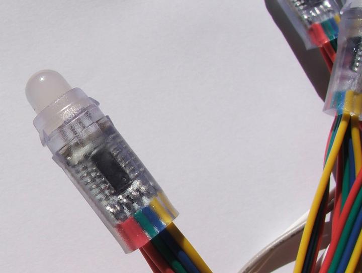 Image du produit OEM Pixels LED RVB numériques diffusés de 12 mm (25 brins) WS2801