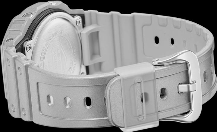 Produktbild G-Shock DW-5600FF-8ER (Chronograph, 43 mm)