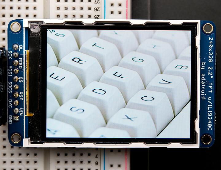 Immagine prodotto Adafruit LCD TFT a colori a 18 bit da 2,2" con microSD ILI9340 (Vari)