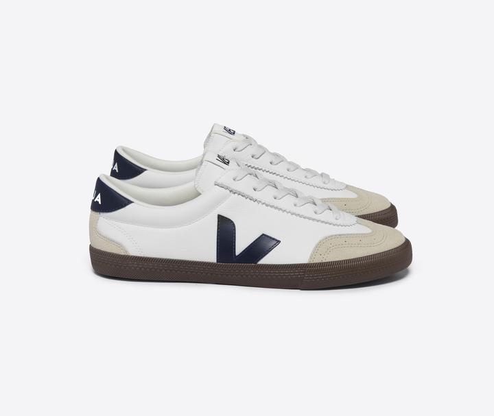 Actual product image Veja Volley (38)