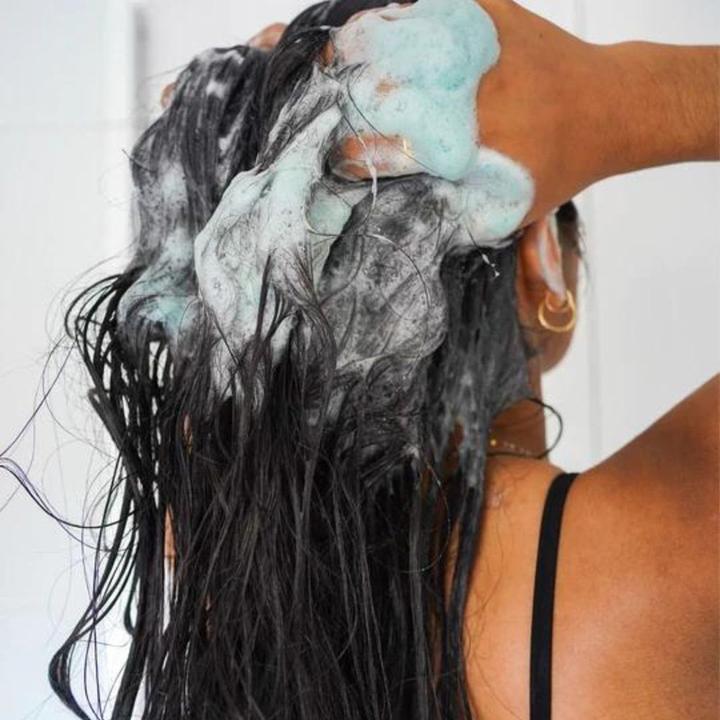 Actual product image Green Room Suds Colour Correction Green (Solid shampoo)