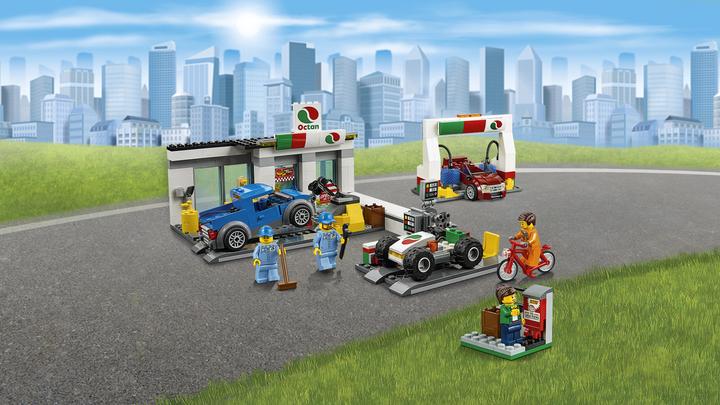 Immagine prodotto LEGO Stazione di servizio in città (60132, LEGO City)
