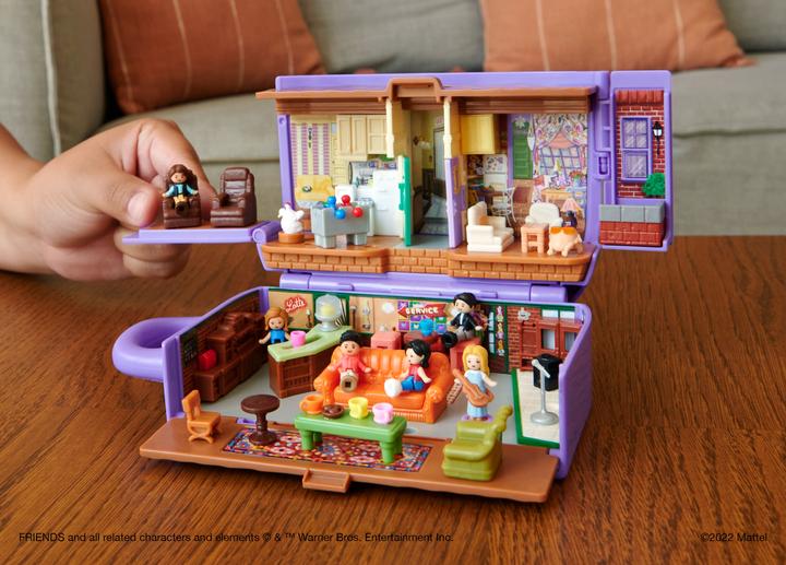 Actual product image Polly Pocket Friends Compact