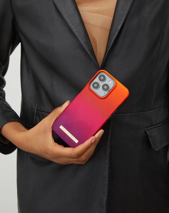 Image du produit iDeal Of Sweden Couverture rigide Designer Vibrant Ombre (Apple iPhone 13, Apple iPhone 14)