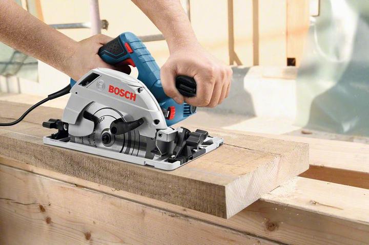 Produktbild Bosch Professional Handkreissäge GKS 55+ GCE, im Karton