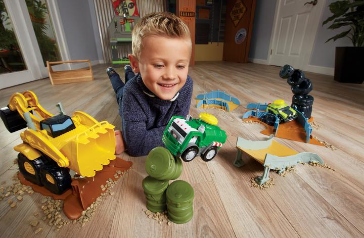 Actual product image Little Tikes Slammin' Racers Scrapyard Derby