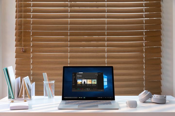 Actual product image Microsoft Surface Laptop 3 for business (15", Intel Core i5-1035G7, 8 GB, 256 GB, DE)