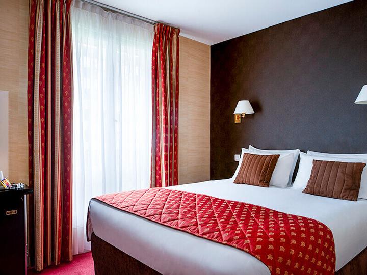 Image du produit Smartbox Paris magique : séjour romantique d'1 nuit en hôtel 3* ou 4* (2 pers.)