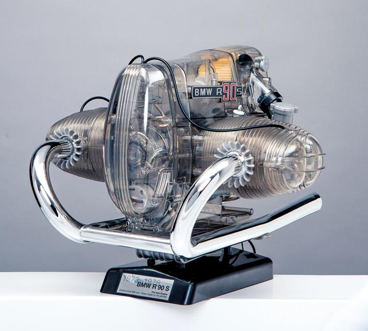 Actual product image Franzis BMW 90 Boxermotor