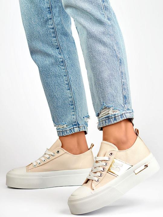 Primo Sneakers model