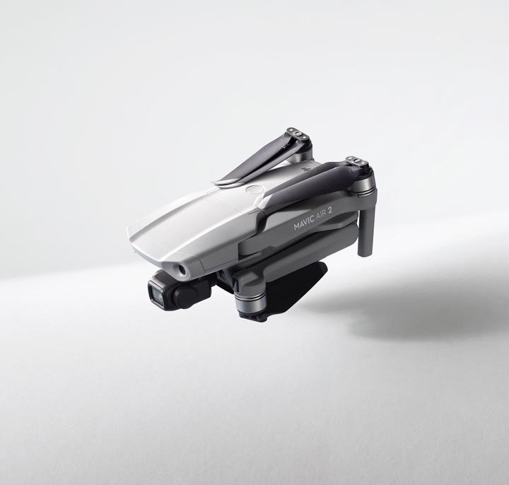 Produktbild DJI Mavic Air 2 Fly More Combo inkl. Smart Controller (34 min, 570 g, 48 Mpx)