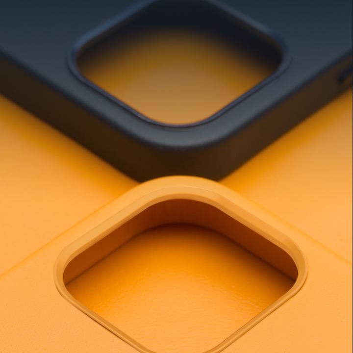 Actual product image QiAlino Sleeve (MagSafe compatible) Orange (Apple iPhone 12 Pro Max)