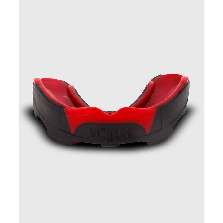 Image du produit Venum Predator Mouthguard-Black/Red (Taille unique)