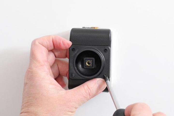 Produktbild Brodit Halter aktiv Apple iPhone 12 Pro Max mit USB-Kabel