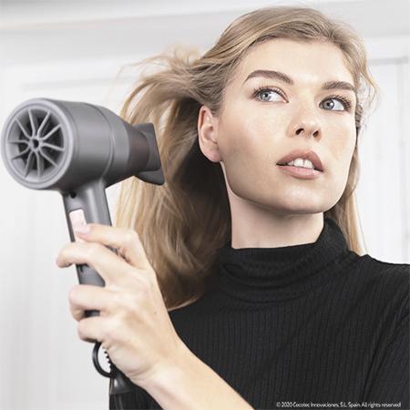 Image du produit Cecotec Bamba IoniCare 5500 PowerStyle Hair Dryer 1800W with HairCare Technology Dark Grey