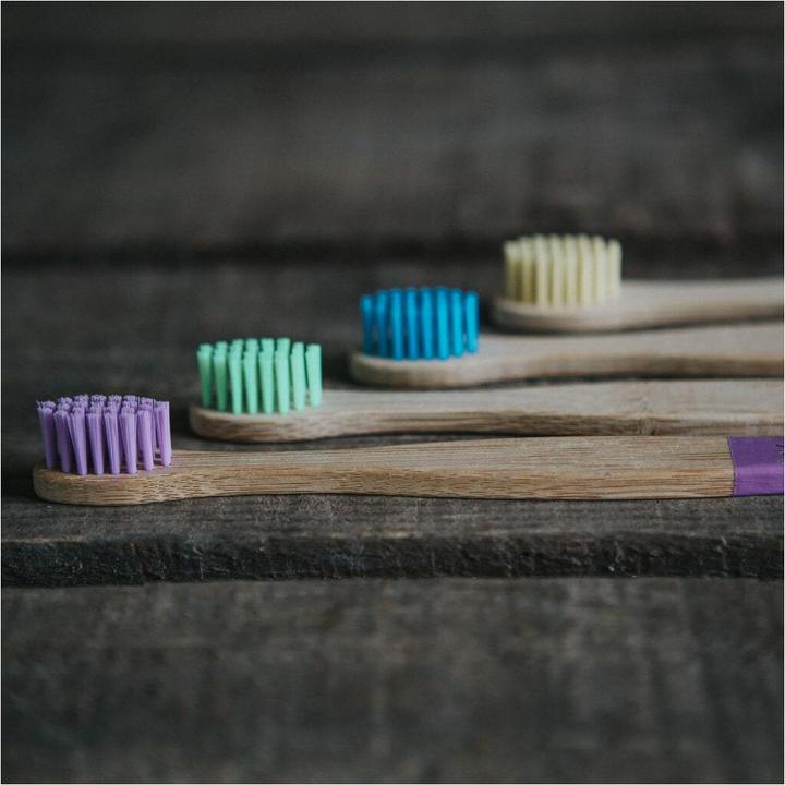 Actual product image Wild & Stone Children's bamboo toothbrushes, soft, multi-coloured, pack of 4 (Soft, 4 x)