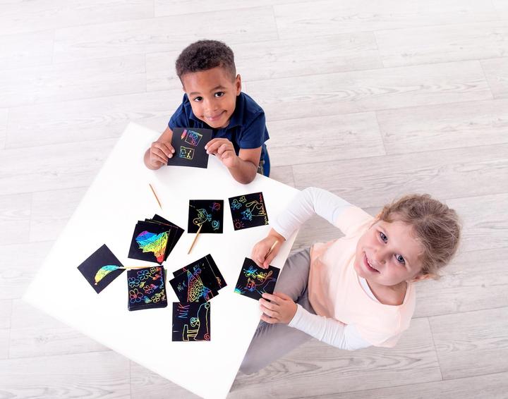 Actual product image Beleduc Creating Arts (200 sheets & 24 pens)