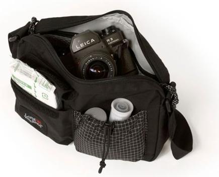 Produktbild Long Weekend Santa Fe Shoulder Bag 3L Black (Kamera Schultertasche, 3 l)