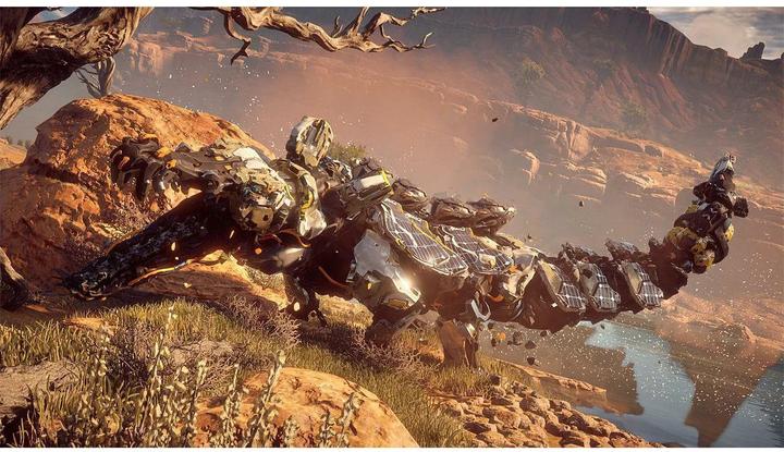 Actual product image Sony Horizon Zero Dawn - Complete Edition (PS4, Multilingual)