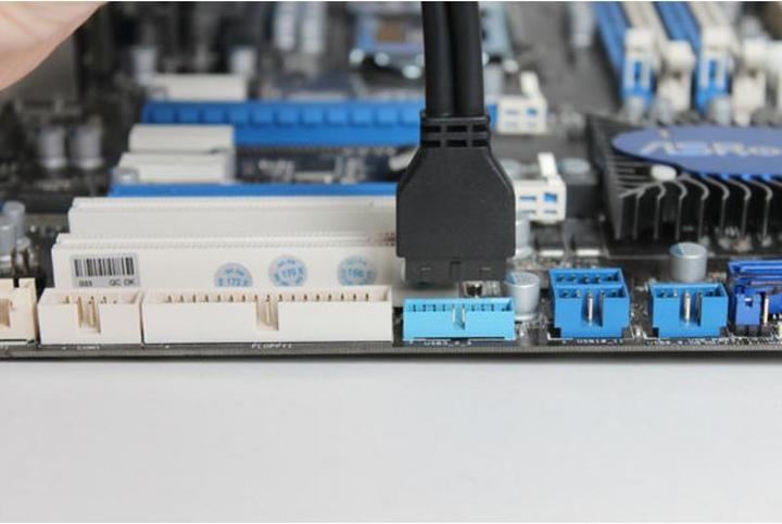 Produktbild Cooler Master Blende USB 3.0 3.5 Zoll Bracket