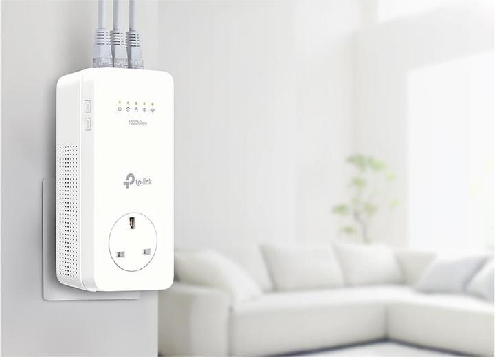 Actual product image TP-Link AV1200 GigabitPowerline ac WLAN KIT with front socket up to 1200Mbps powerline data rate Line... (1200 Mbit/s)