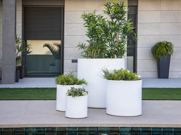 Productafbeelding Newgarden HORTENSIA 30 plantenbak, kuip rond ø30x30cm antraciet 18L met waterreservoir buiten