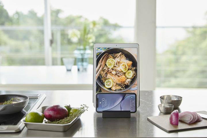 Produktbild Yamazaki Tablet-Halter TOWER schwarz