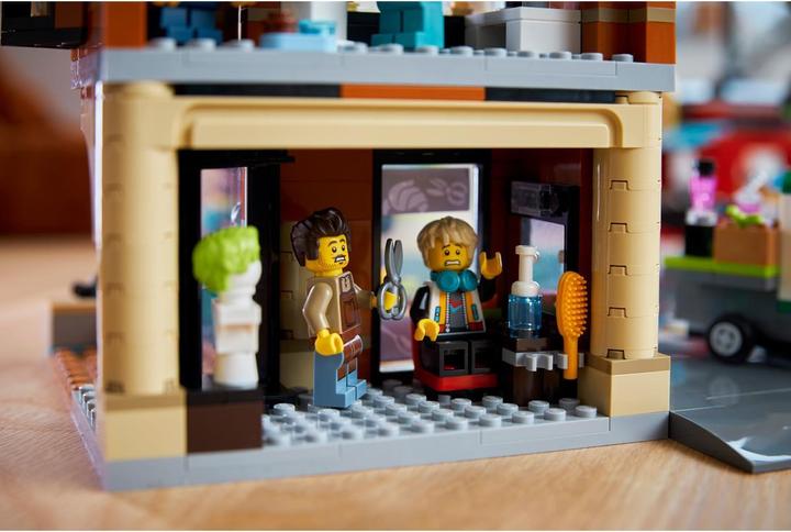 Actual product image LEGO City centre (60380, LEGO City)